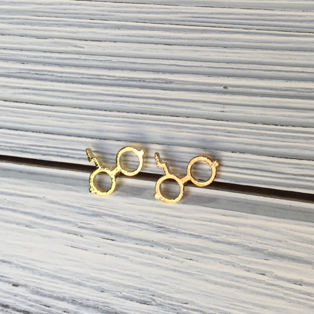 Adorable Harry Potter style earrings